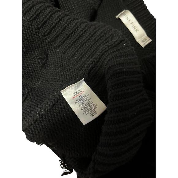 Chic Black Cropped Sweater with Pom-Pom Details - Picture 5 of 6